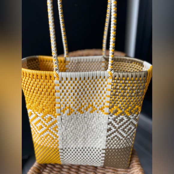 Beautifully handmade - Picture 3 of 10